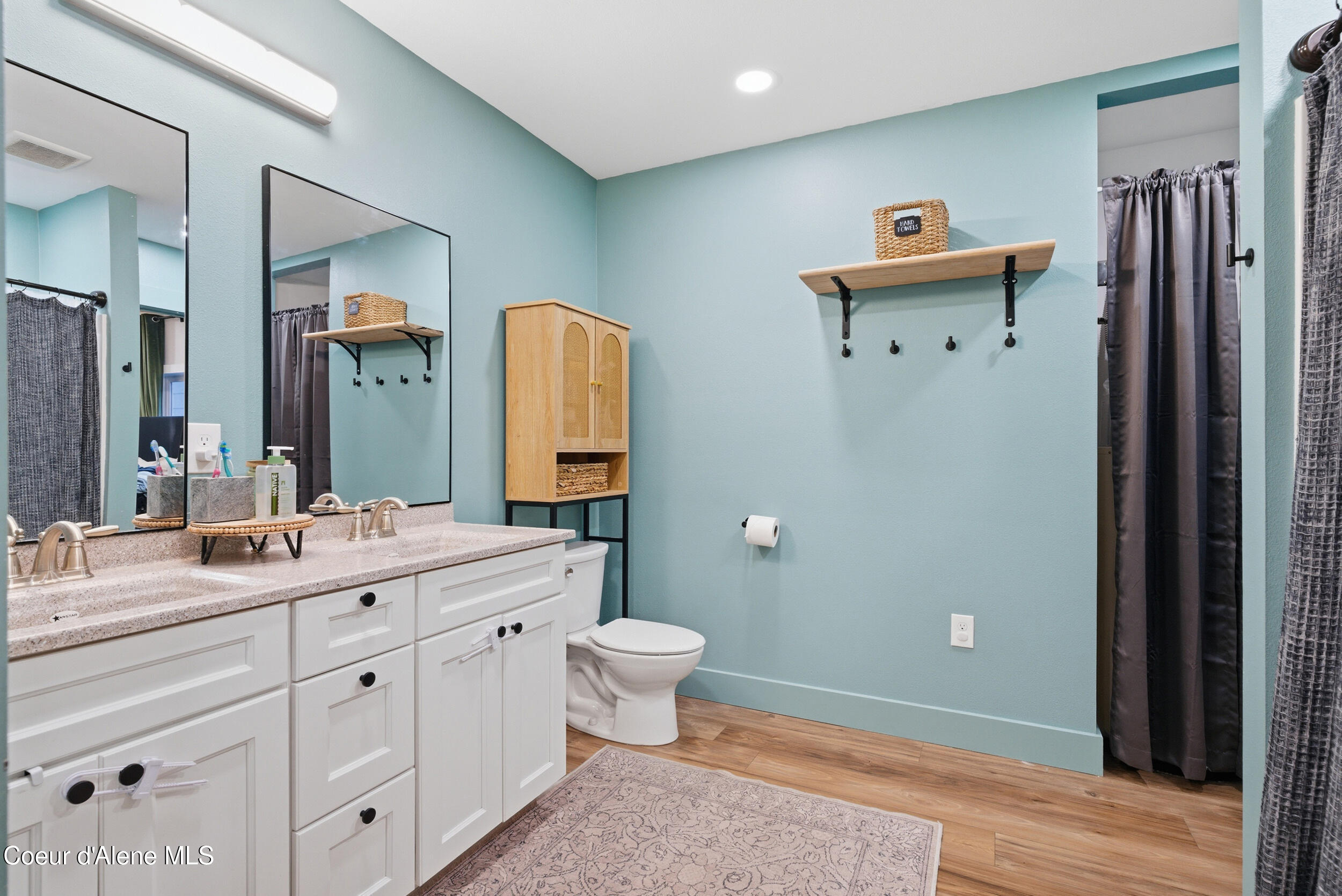 417 417 N Pine St, Sandpoint, Idaho, 83864, USA, ,Residential,For Sale,417 N Pine St,26-1642