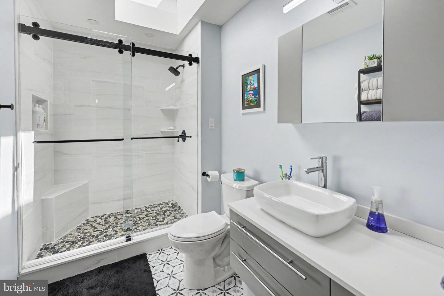 Located in the Ridley school district, dont wait to see this spacious, – image 25