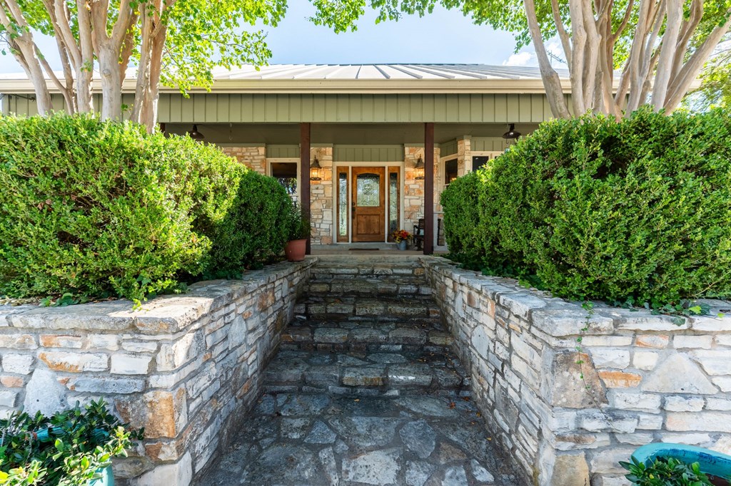 Unrestricted 3-acre property designed with homesteading & self-suffici – image 24