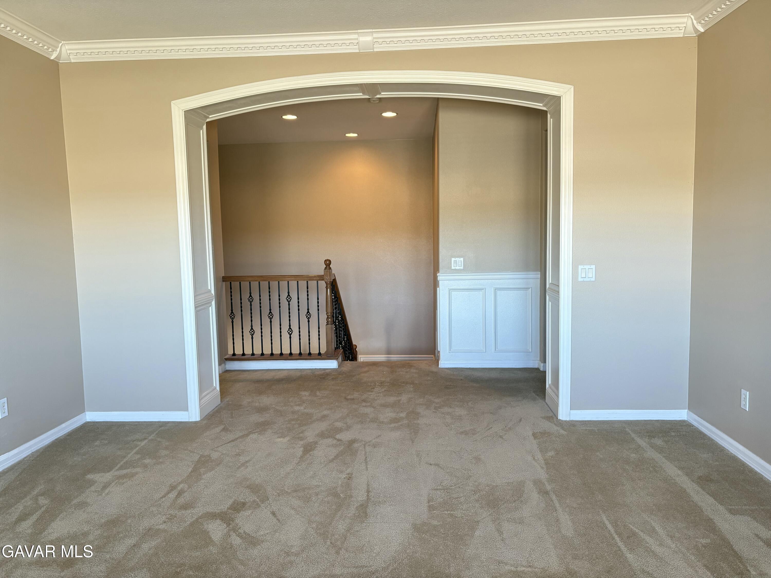 Stunning 5-bedroom, 4-bathroom, 2-story single-family home in the high – image 35