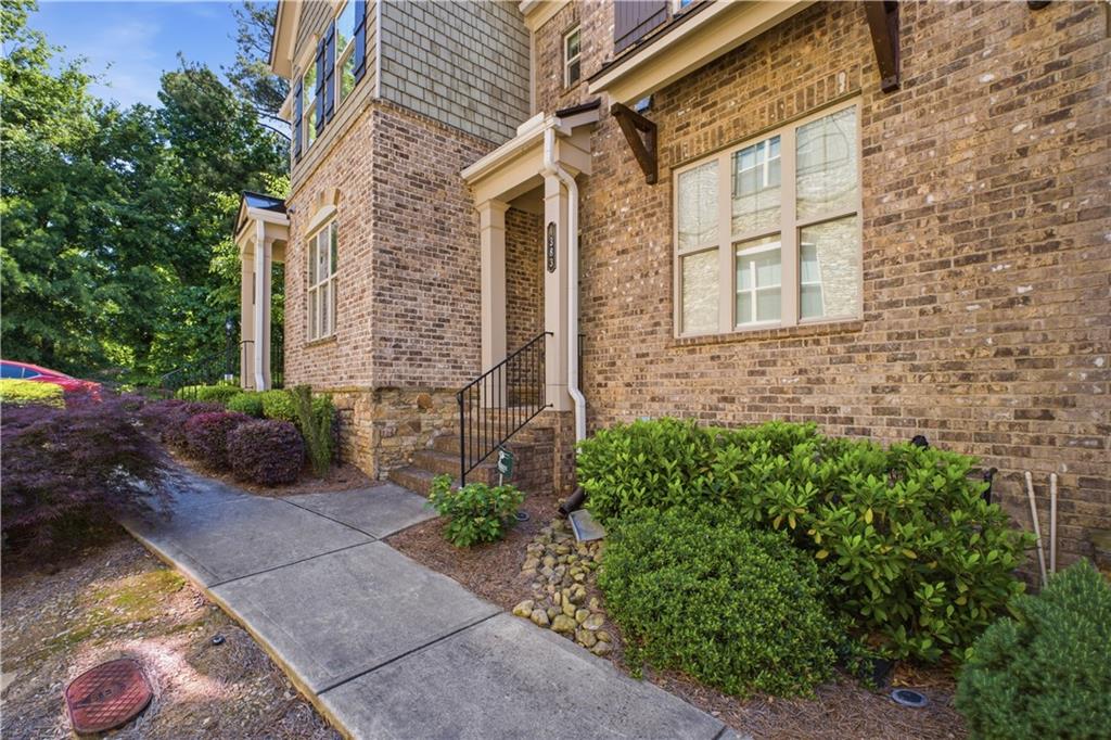 Tucked away in the quiet and welcoming 24-unit community of Brandly Ha – image 29