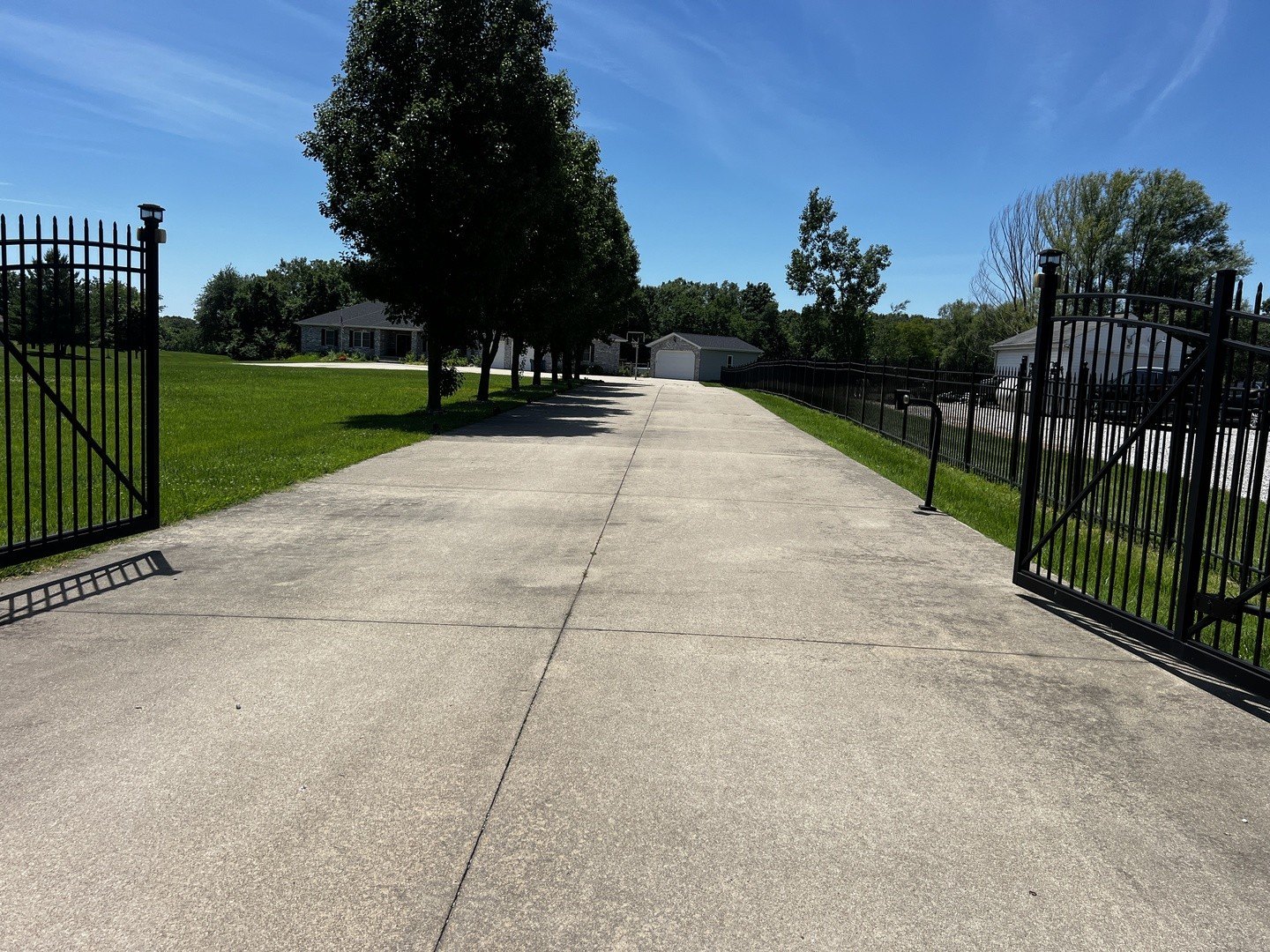 Woodlawn lane to Houston Rd. Home is on the south side of Houston – image 3