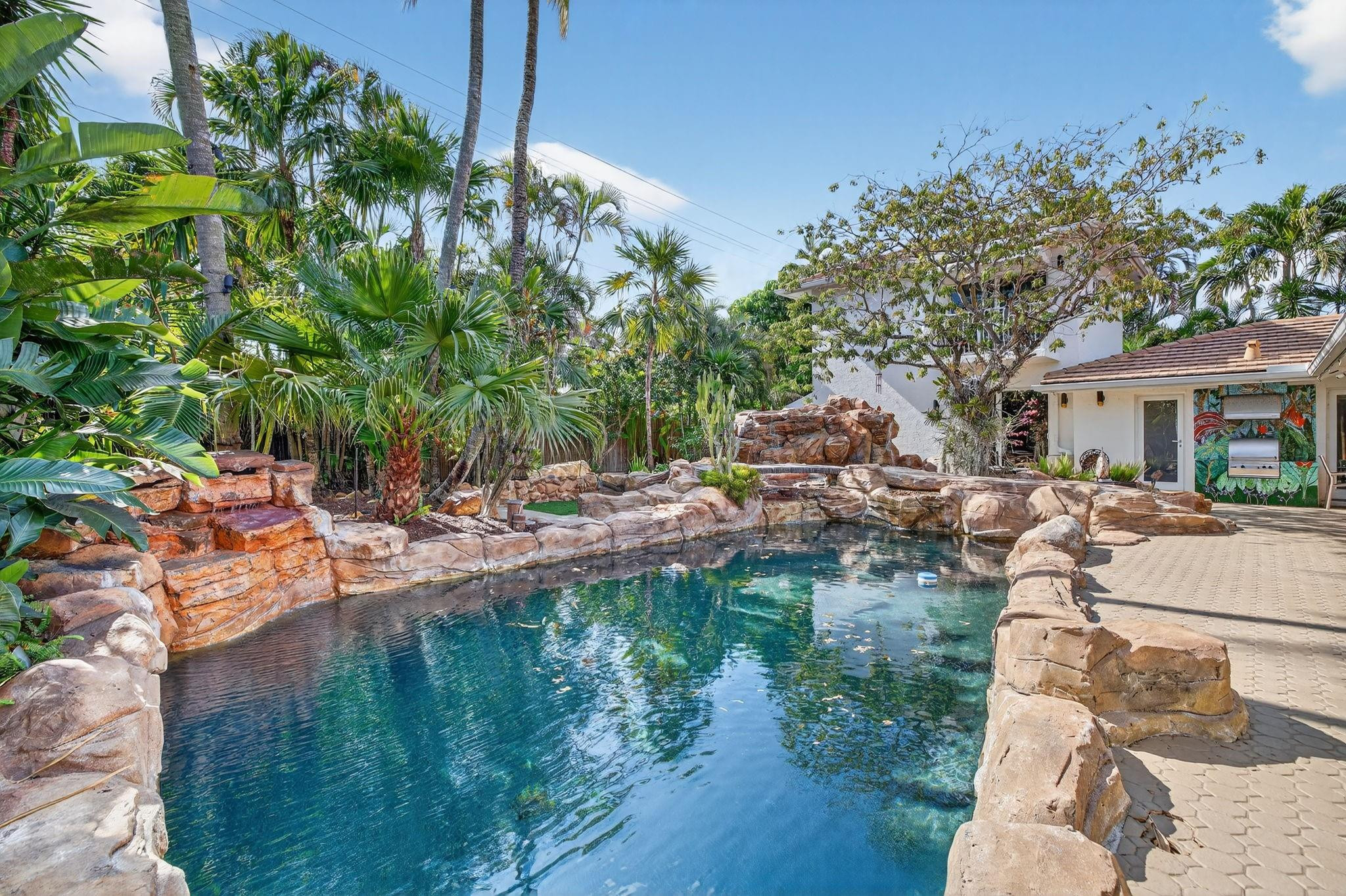 Rare & remarkable resort-style estate, set on an expansive lot in one – image 74