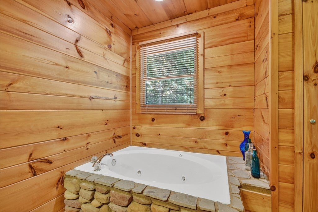 WAKE UP to the Sweeping Long-Range MTN VIEWS EVERY MORNING in this FUL – image 44