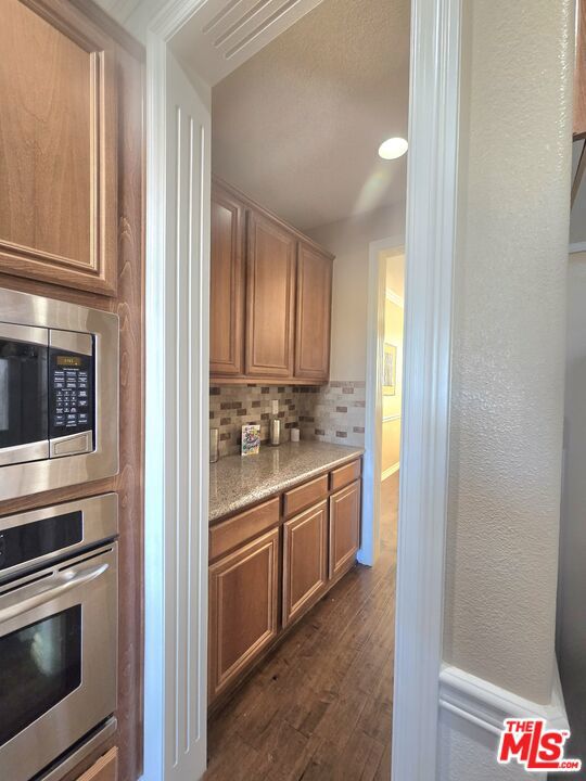 Stunning 5-bedroom, 4-bathroom, 2-story single-family home in the high – image 11