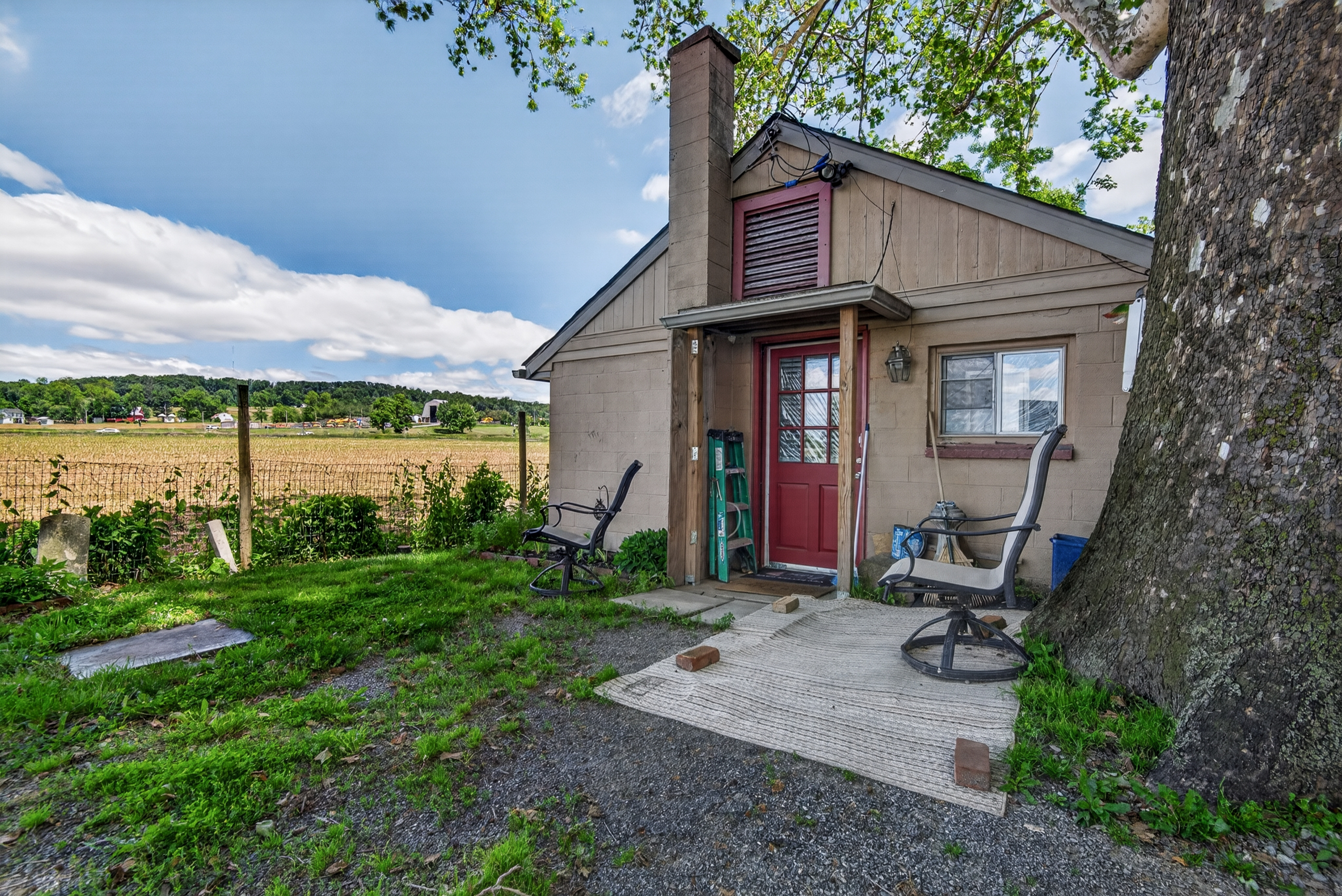 Endless possibilities await at 4023 Minute Drive! This unique and beau – image 23