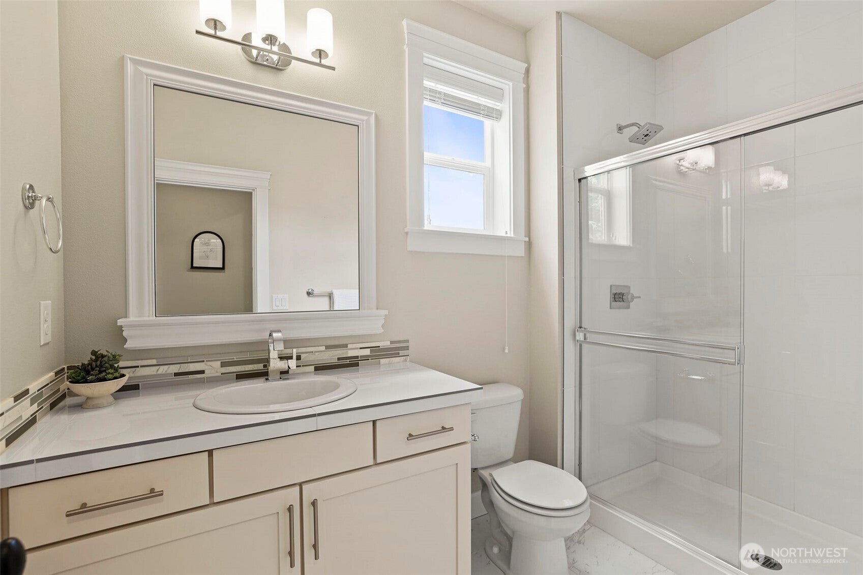 Welcome to this beautifully designed Sagebrook Lane home in Bothell Ca – image 28