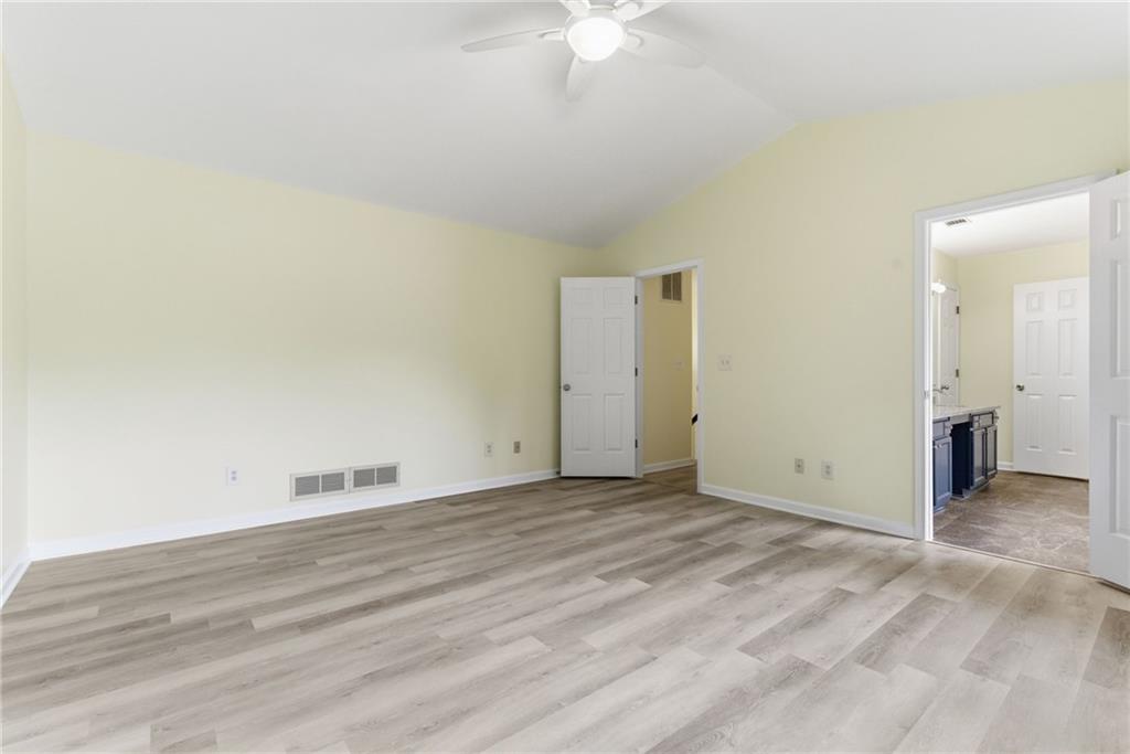 Welcome to this beautifully fully renovated home in desirable Alpharet – image 20