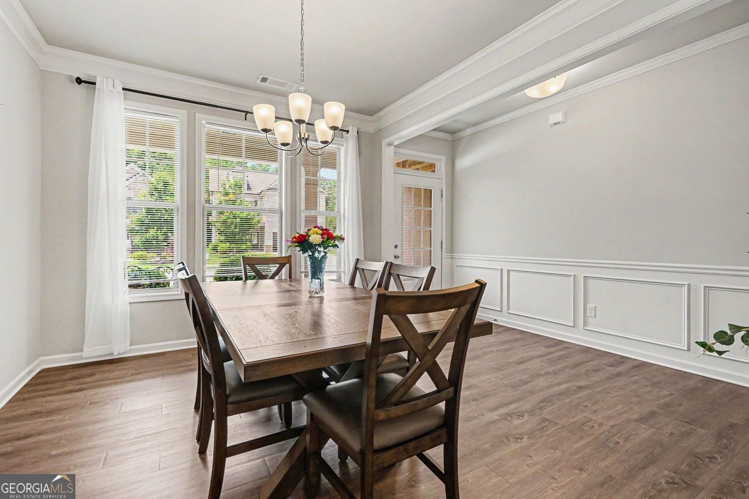 This 2,807 SF, 4-bedroom, 2.5-bath home is nestled in a vibrant commun – image 6