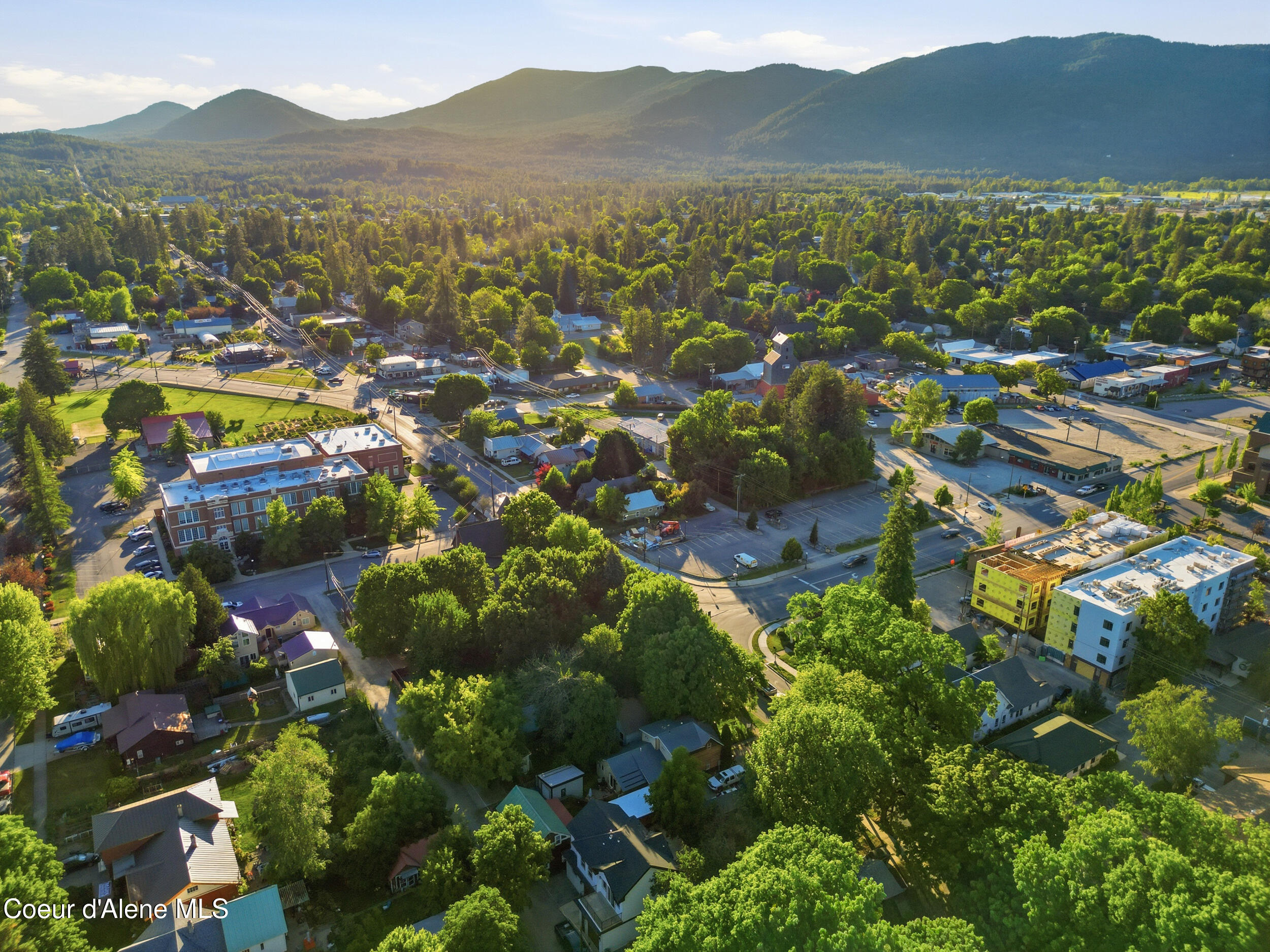 417 417 N Pine St, Sandpoint, Idaho, 83864, USA, ,Residential,For Sale,417 N Pine St,26-1642