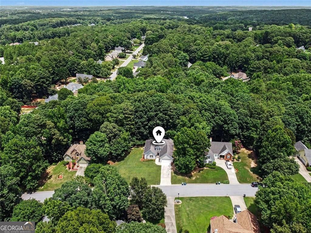 Welcome to this stunning home in beautiful Grayson, Georgia. Professio – image 4