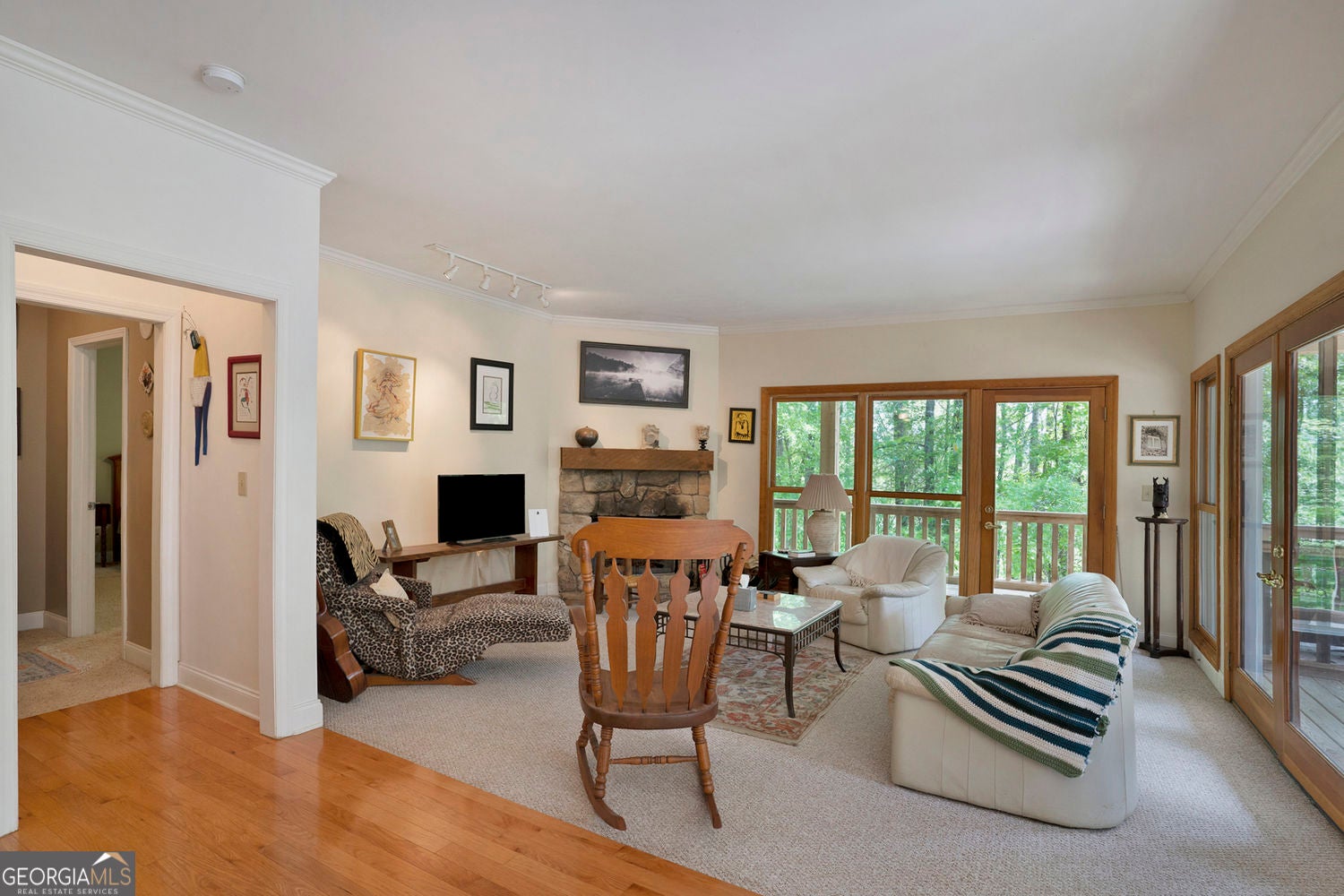 Experience the epitome of country living on this expansive 10+ acre pr – image 13