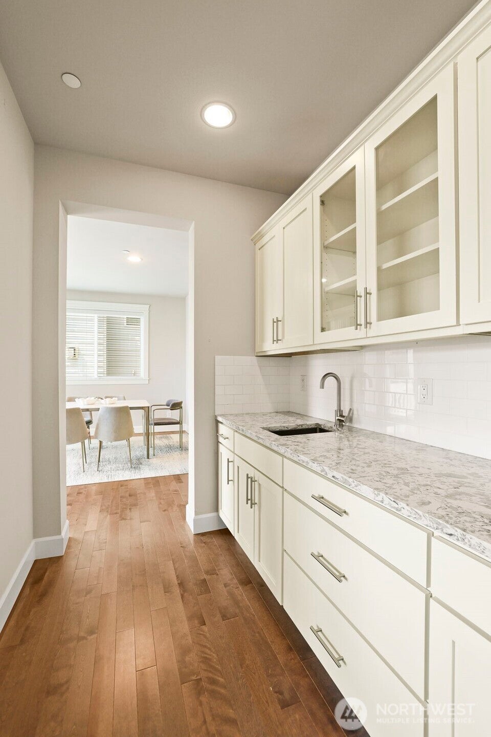 Welcome to this beautifully designed Sagebrook Lane home in Bothell Ca – image 13