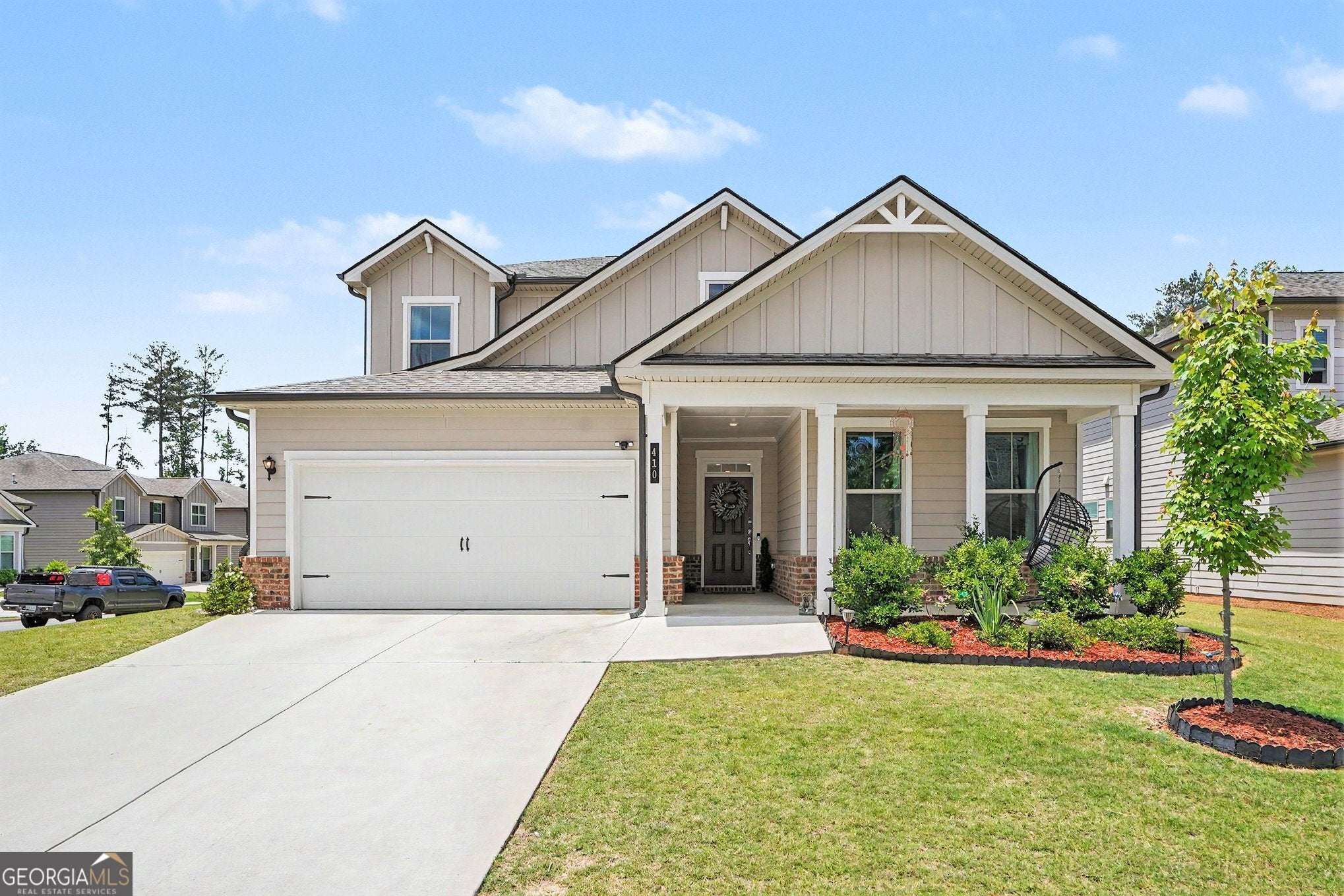 5 BEDROOM/3.5 BATH and over 3100 SF! This lovely like new double cul d – image 3