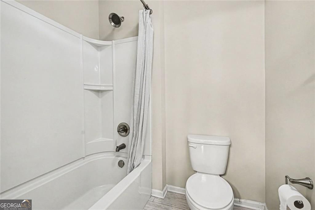 This 2,807 SF, 4-bedroom, 2.5-bath home is nestled in a vibrant commun – image 28