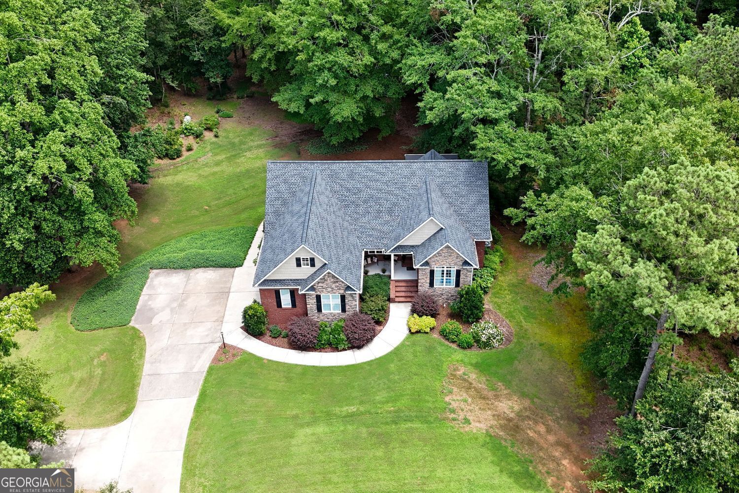 No HOA or restrictions! Full basement w/in-law suite! All Brick! Come – image 4