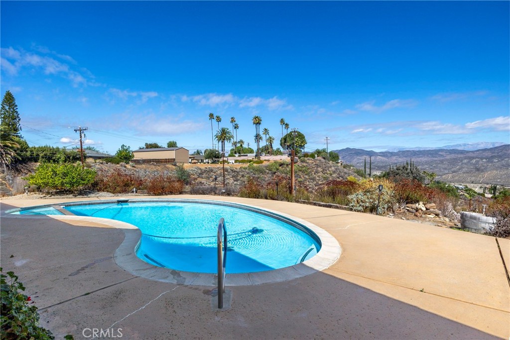 READY FOR A POOL HOME WITH STUNNING VIEWS?! Welcome to 26320 Rim Road, – image 40