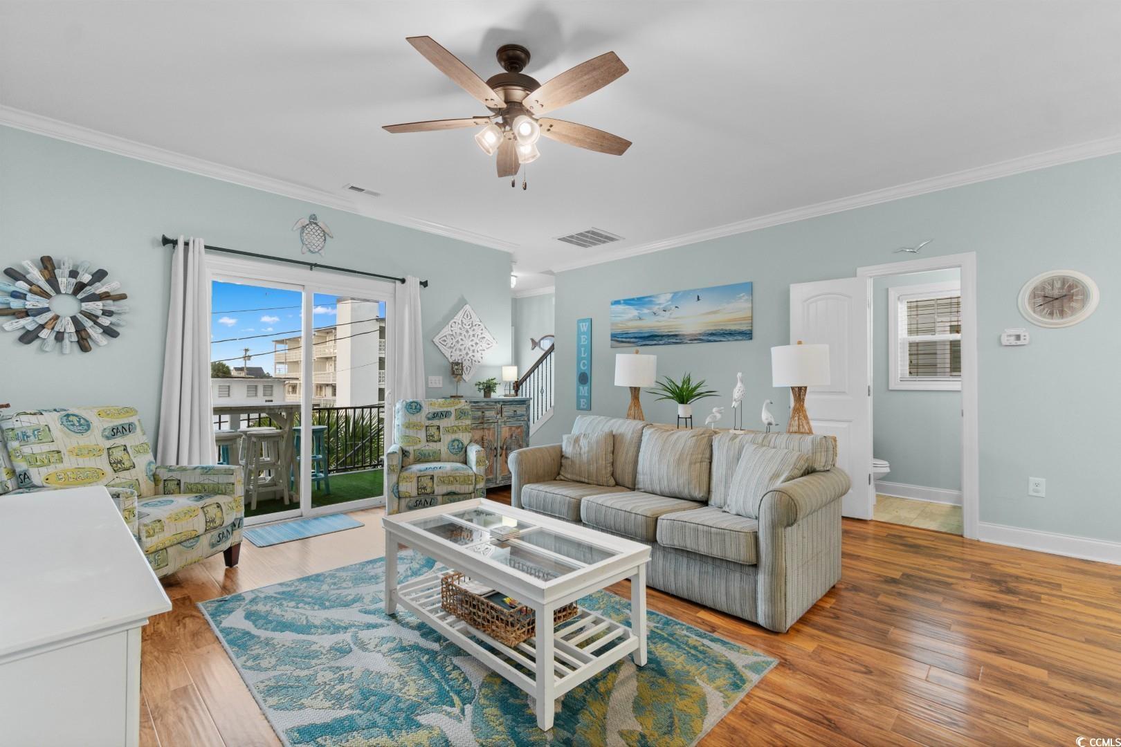 Just steps from the sand and the iconic Garden City Pier, this stunnin – image 17