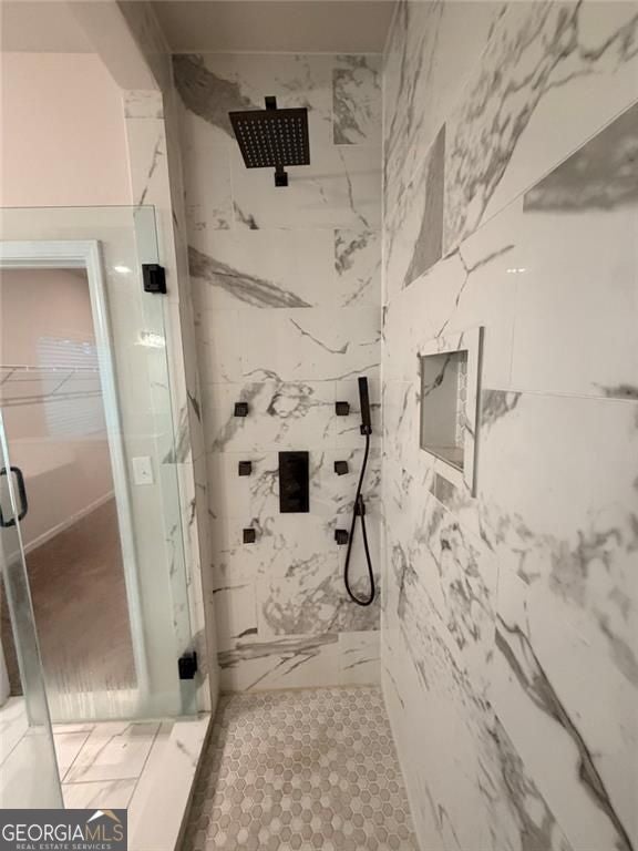 Why wait months for new construction when you can move into luxury tod – image 46