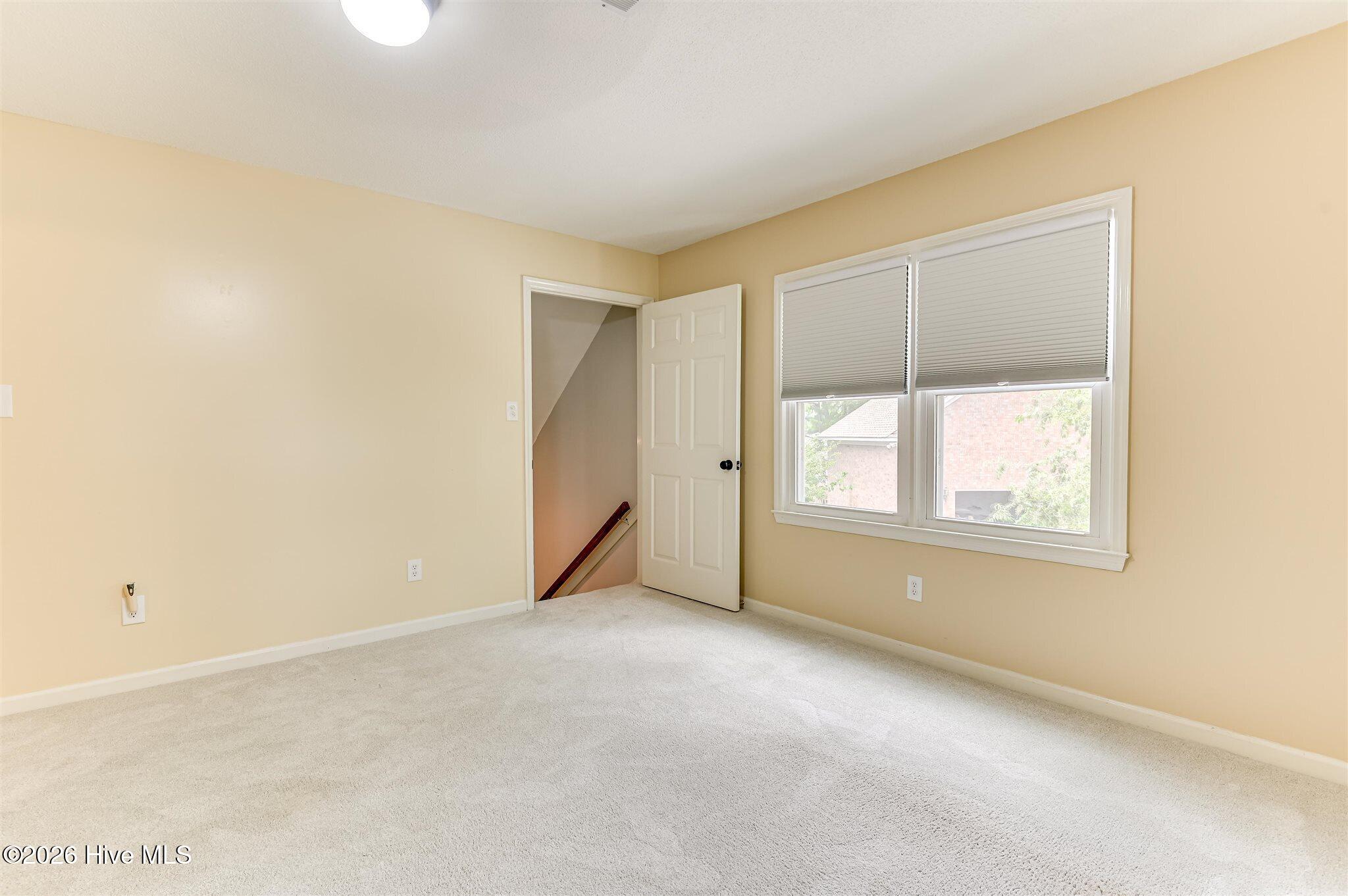 Welcome to this stunning brick home nestled on a quiet cul-de-sac in t – image 51