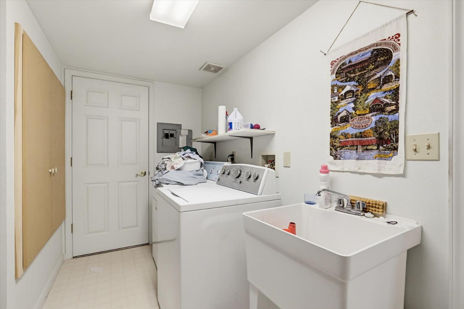 21349 21349 Leslie Drive, Grass Valley, California, 95945, USA, 4 Bedrooms Bedrooms, ,3 BathroomsBathrooms,Residential,For Sale,21349 Leslie Drive,226046586