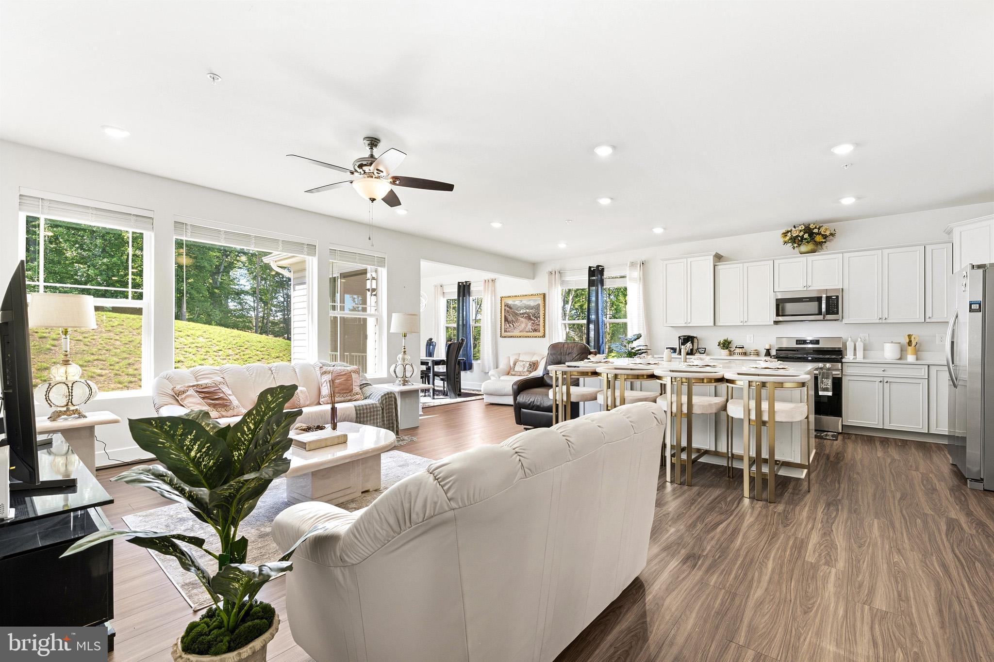 HOME SWEET HOME! Like new beauty situated on a corner lot, in sought – image 22