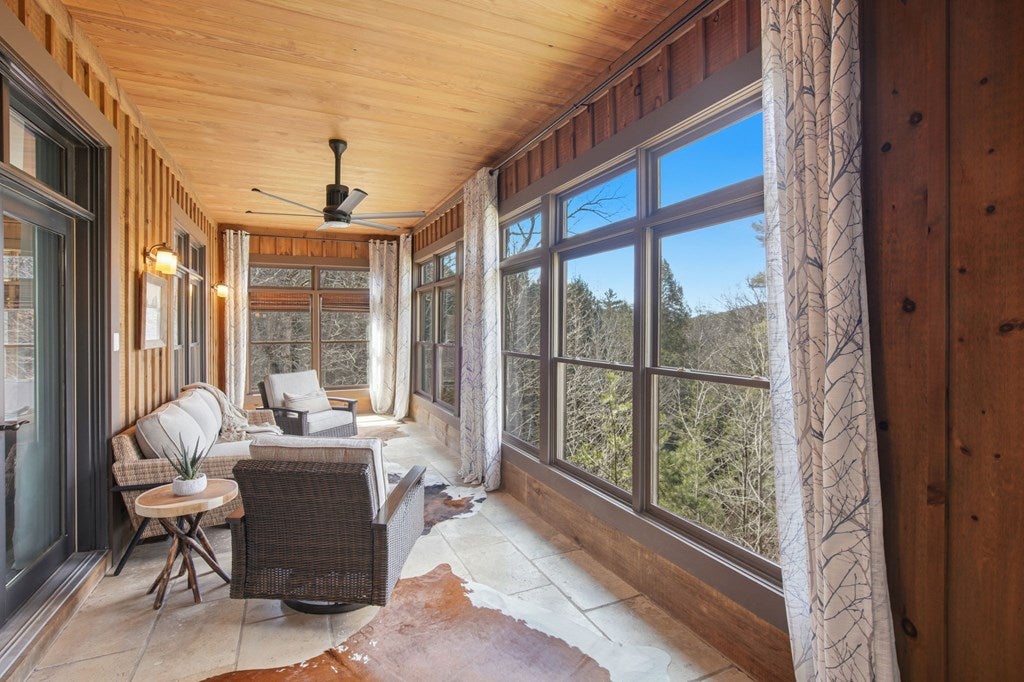 Architectural Mountain Sanctuary on 5+ Private Acres. Experience refin – image 32