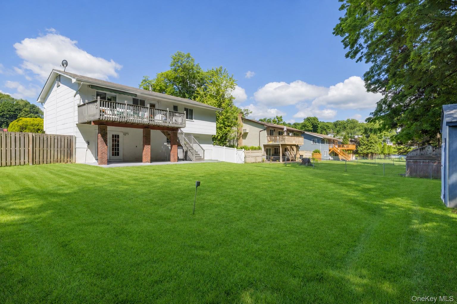 First Time on the Market! Nestled on a quiet double-ended cul-de-sac i – image 27