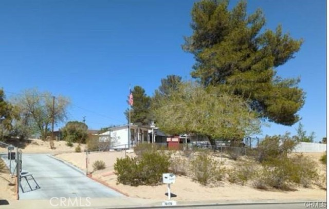 Ranch Style Single story home with over One acre lot - Sits high on a – image 2