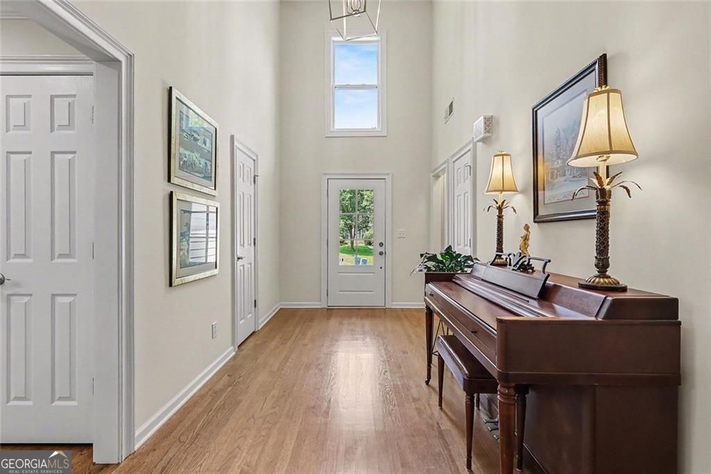 Welcome to this stunning home in beautiful Grayson, Georgia. Professio – image 7