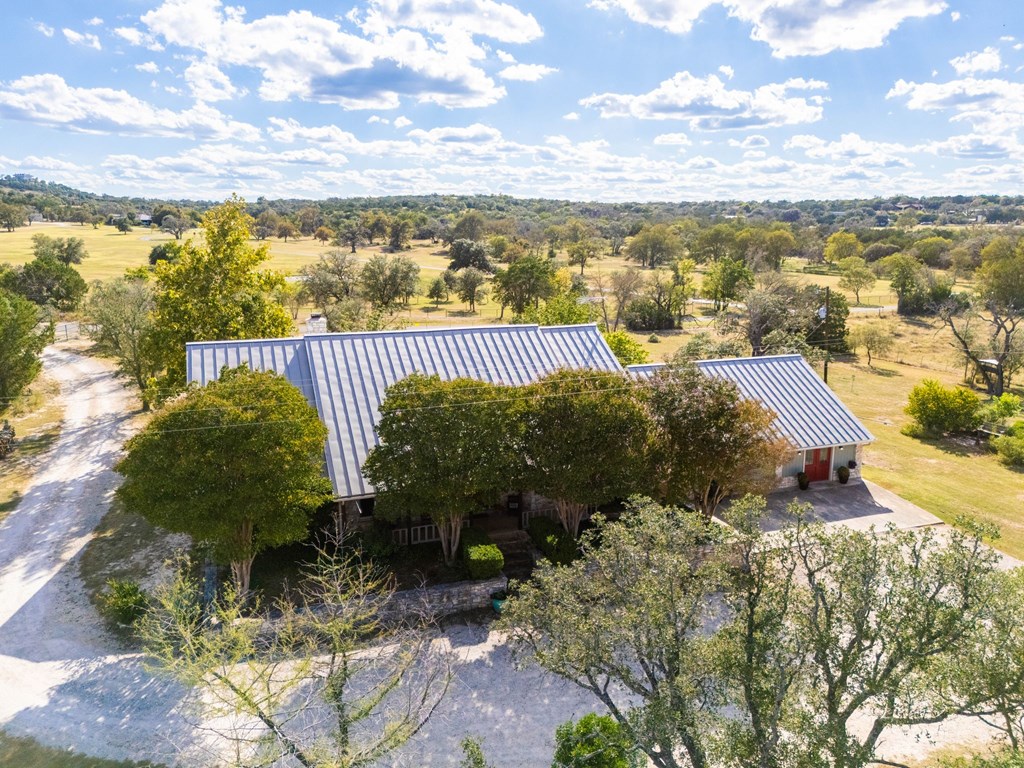 Unrestricted 3-acre property designed with homesteading & self-suffici – image 8