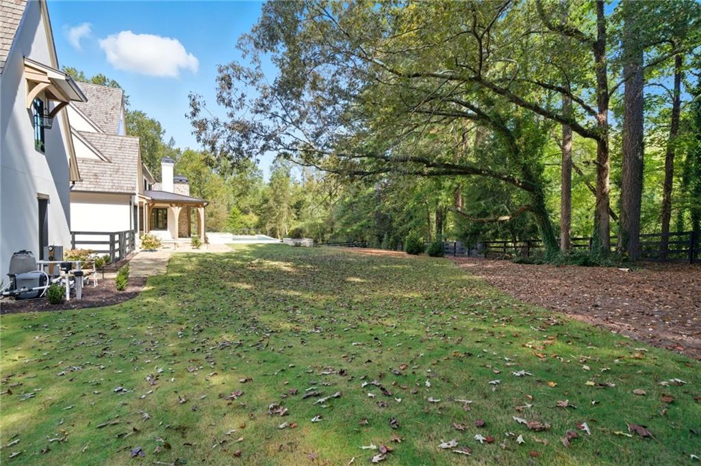 Beautiful Custom Home on gorgeous estate lot in exclusive Milton. This – image 54