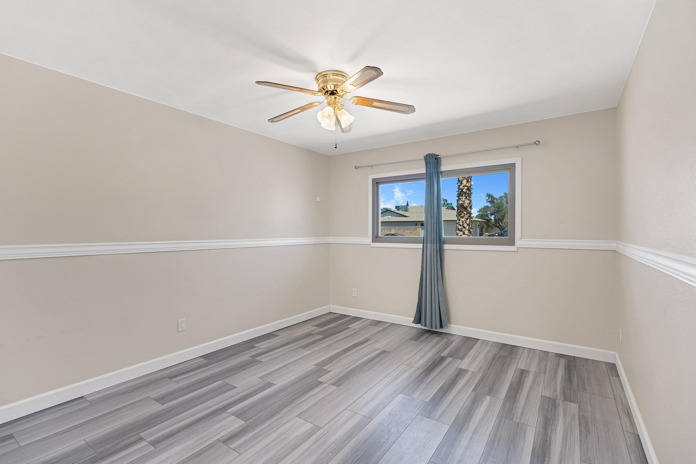 Your oasis in the heart of Tempe. This home is a split-bedroom floorpl – image 47