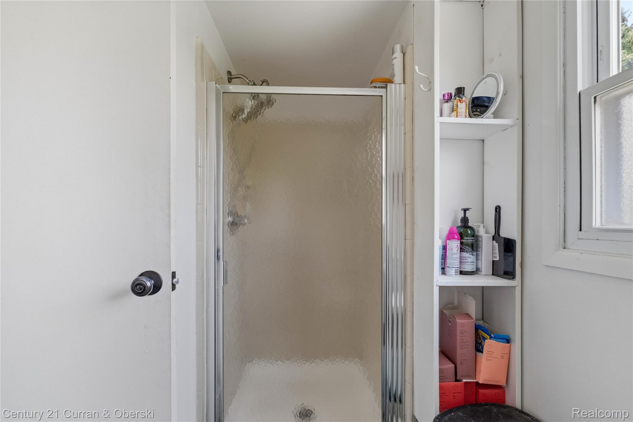 35484 35484 Bennett Street, Livonia, Michigan, 48152, USA, 6 Bedrooms Bedrooms, ,3 BathroomsBathrooms,Residential,For Sale,35484 Bennett Street,48cccbbc-518b-423c-b866-0b6ffb