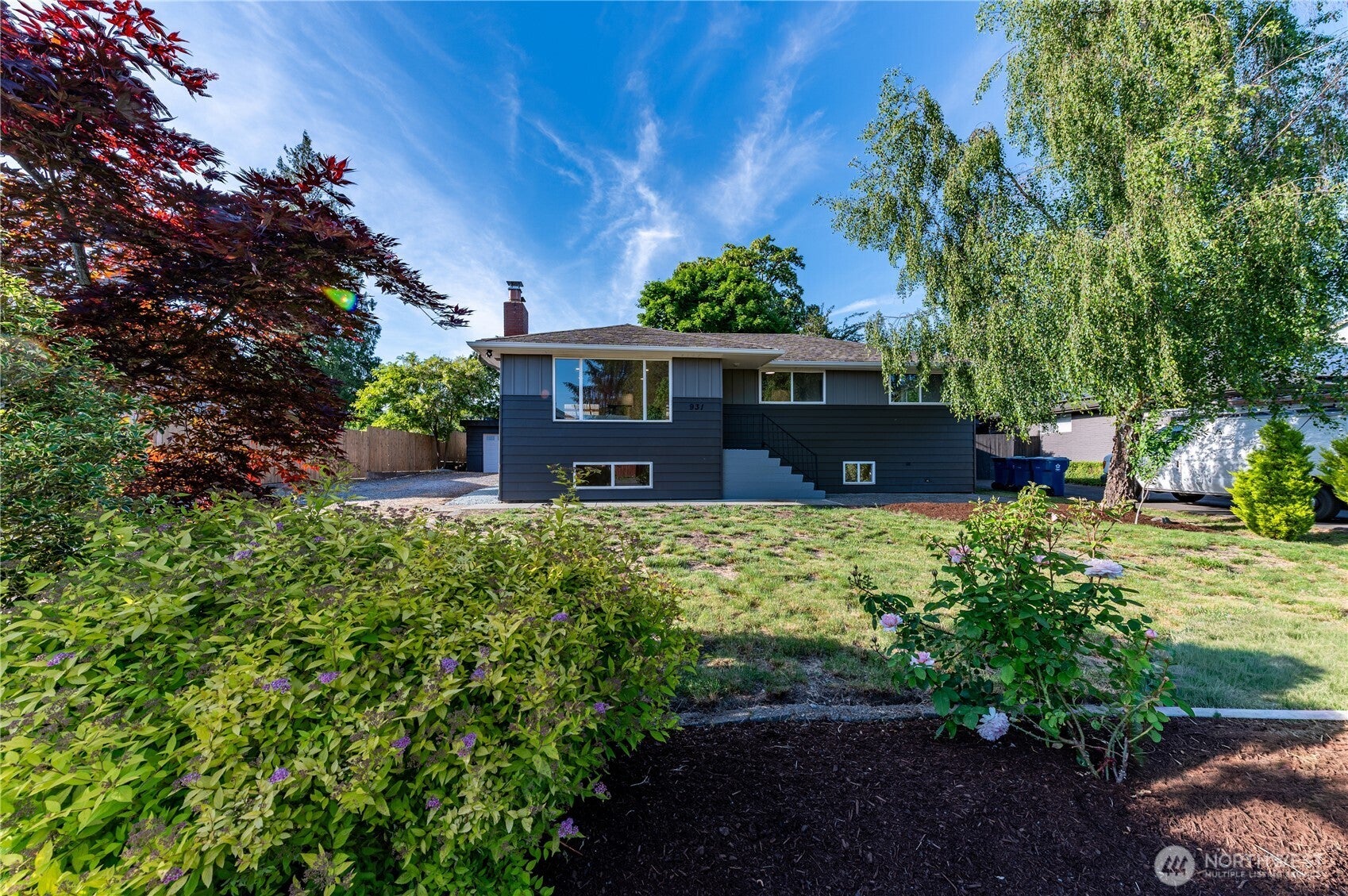 Price reduced!!! Fully remodeled in-town Snohomish with rare daylight – image 2