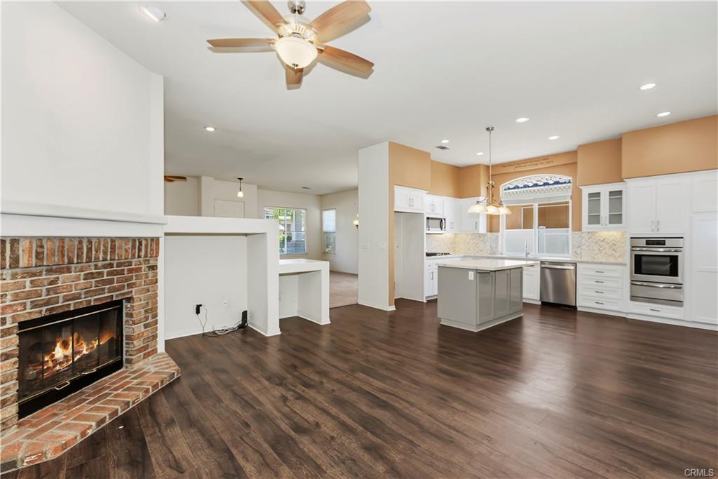 Welcome to this beautifully maintained single-story home located in a – image 8