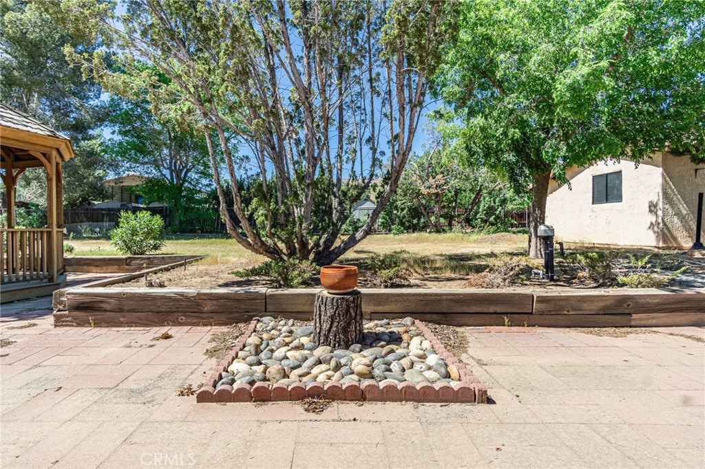 Something is refreshing about a home that actually gives you room to b – image 73
