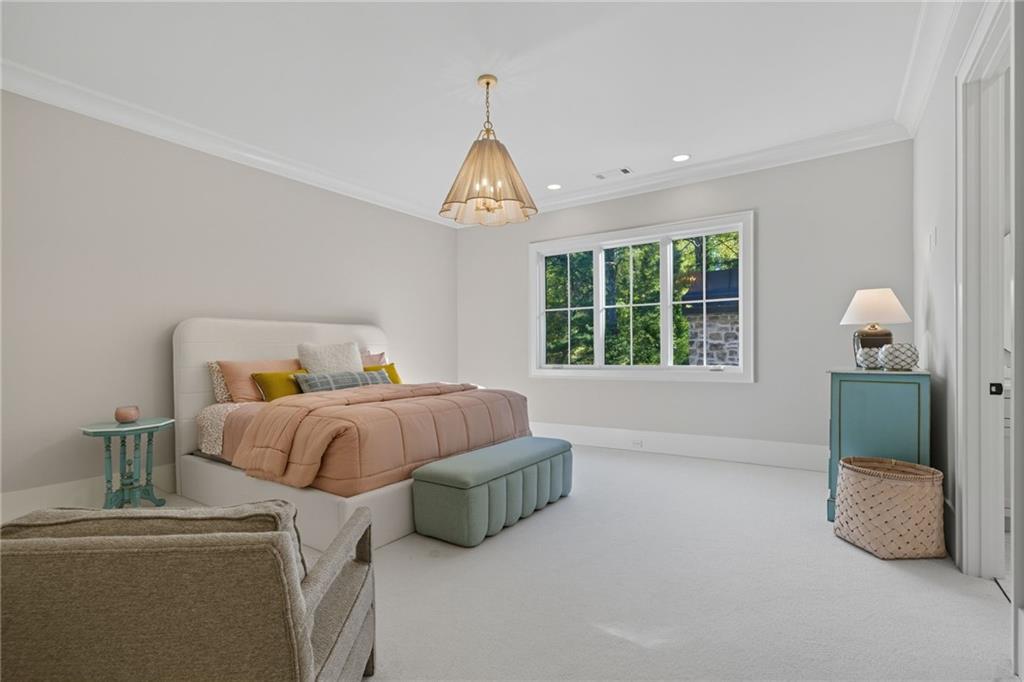 Beautiful Custom Home on gorgeous estate lot in exclusive Milton. This – image 40