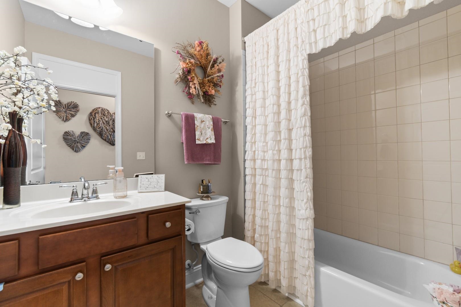 Welcome to life in Cresswind at Market Common, where resort-style livi – image 19
