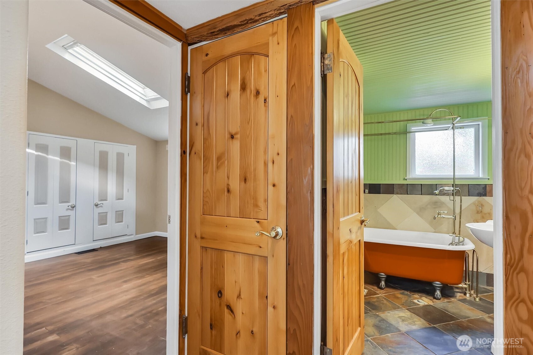 13722 13722 Interlake Avenue, Seattle, Washington, 98133, USA, 2 Bedrooms Bedrooms, ,2 BathroomsBathrooms,Residential,For Sale,13722 Interlake Avenue,2490690