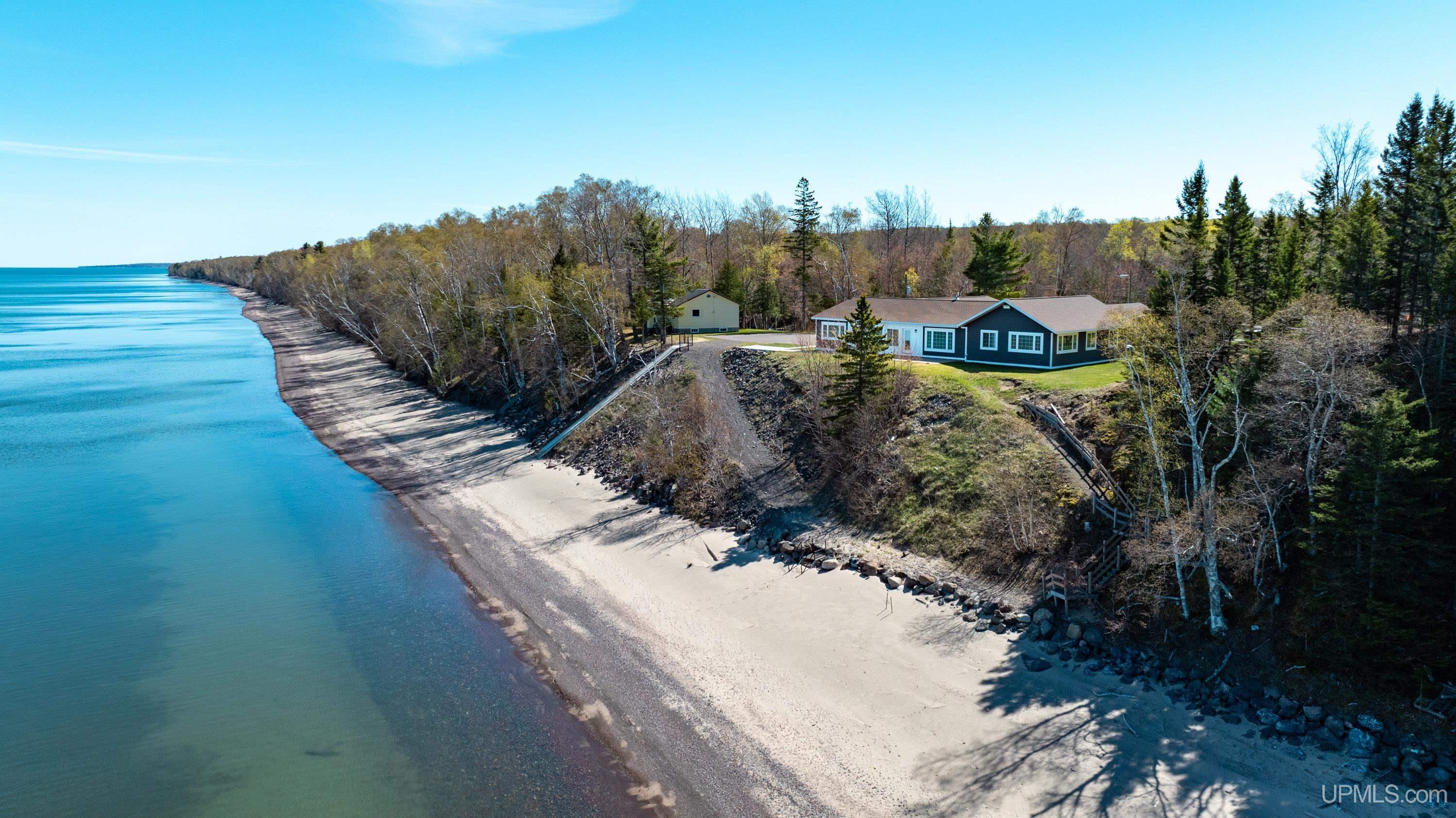 57275 57275 Lakeshore, Calumet, Michigan, 49913, USA, 5 Bedrooms Bedrooms, ,4 BathroomsBathrooms,Residential,For Sale,57275 Lakeshore,992d513c-7705-4ceb-91b6-24d818