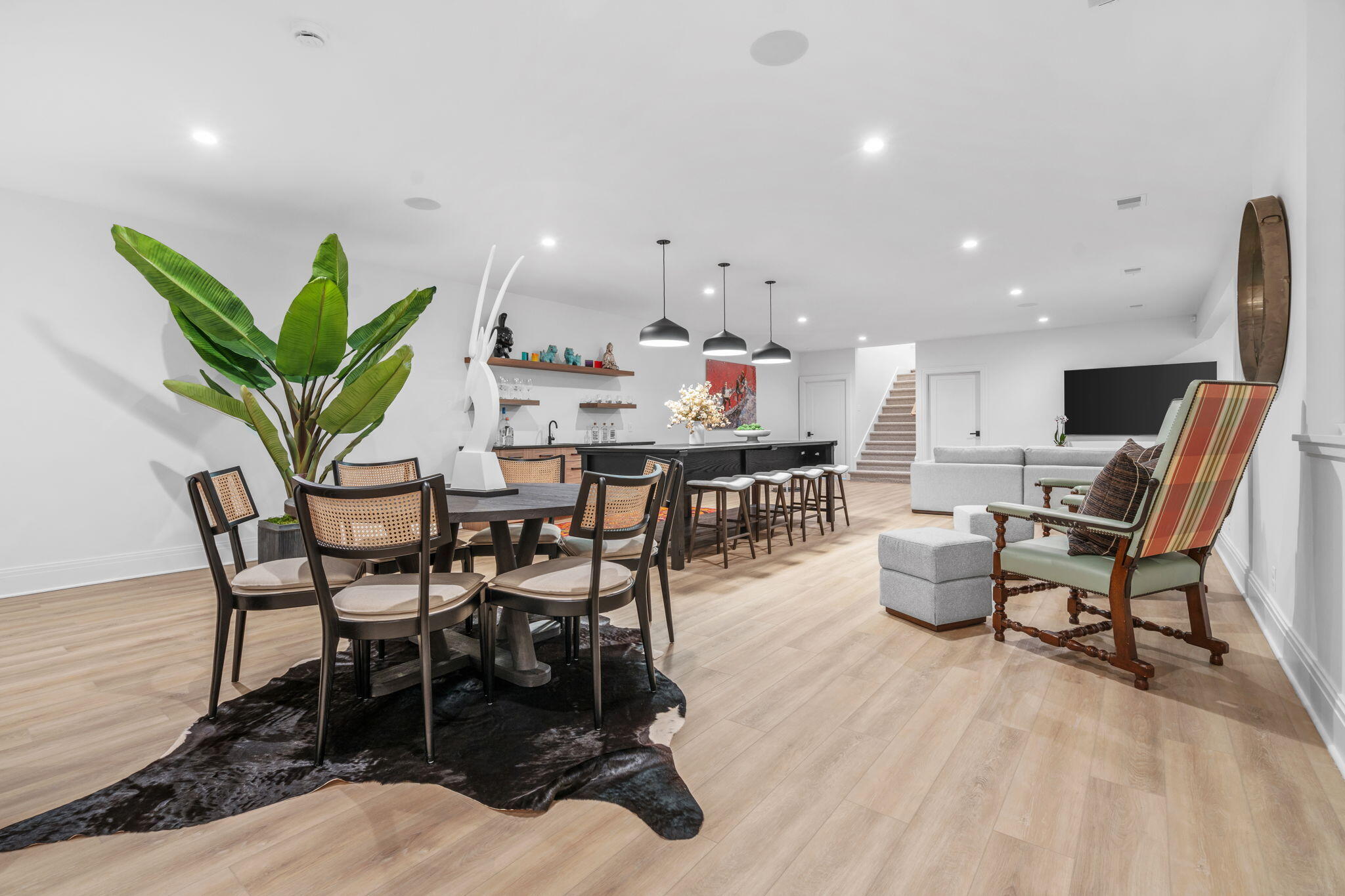 Behind the private gates of Gaslight Estates sits this exceptional, cu – image 31
