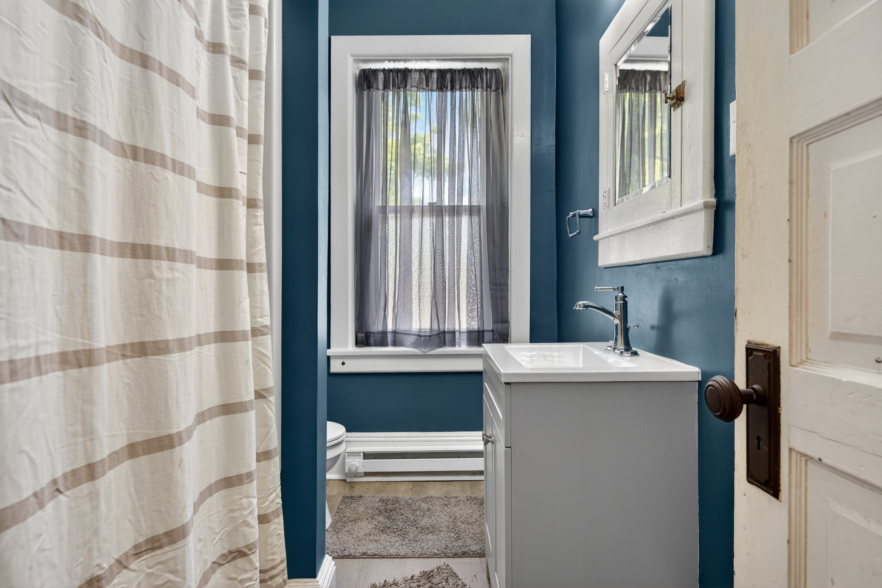Endless possibilities await at 4023 Minute Drive! This unique and beau – image 16