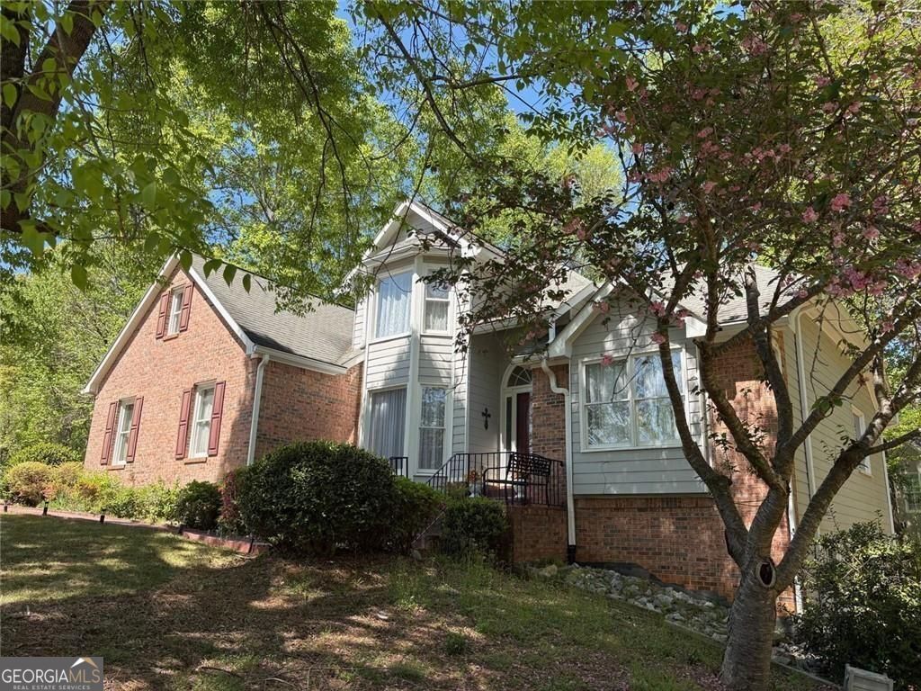 This residence is listed under appraised value and it is situated in a – image 3