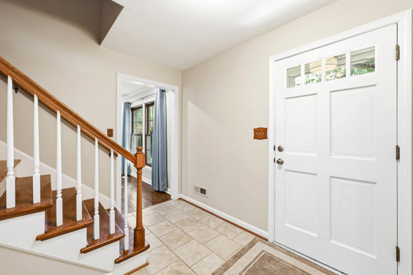 Welcome to this beautiful home that’s gleaming with pride and perfecti – image 3