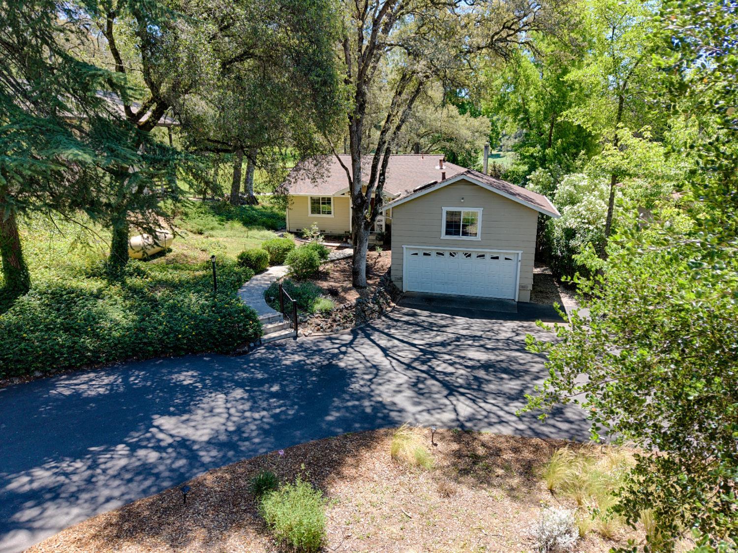 11035 11035 Lakeshore, Auburn, California, 95602, USA, 2 Bedrooms Bedrooms, ,3 BathroomsBathrooms,Residential,For Sale,11035 Lakeshore,226075539