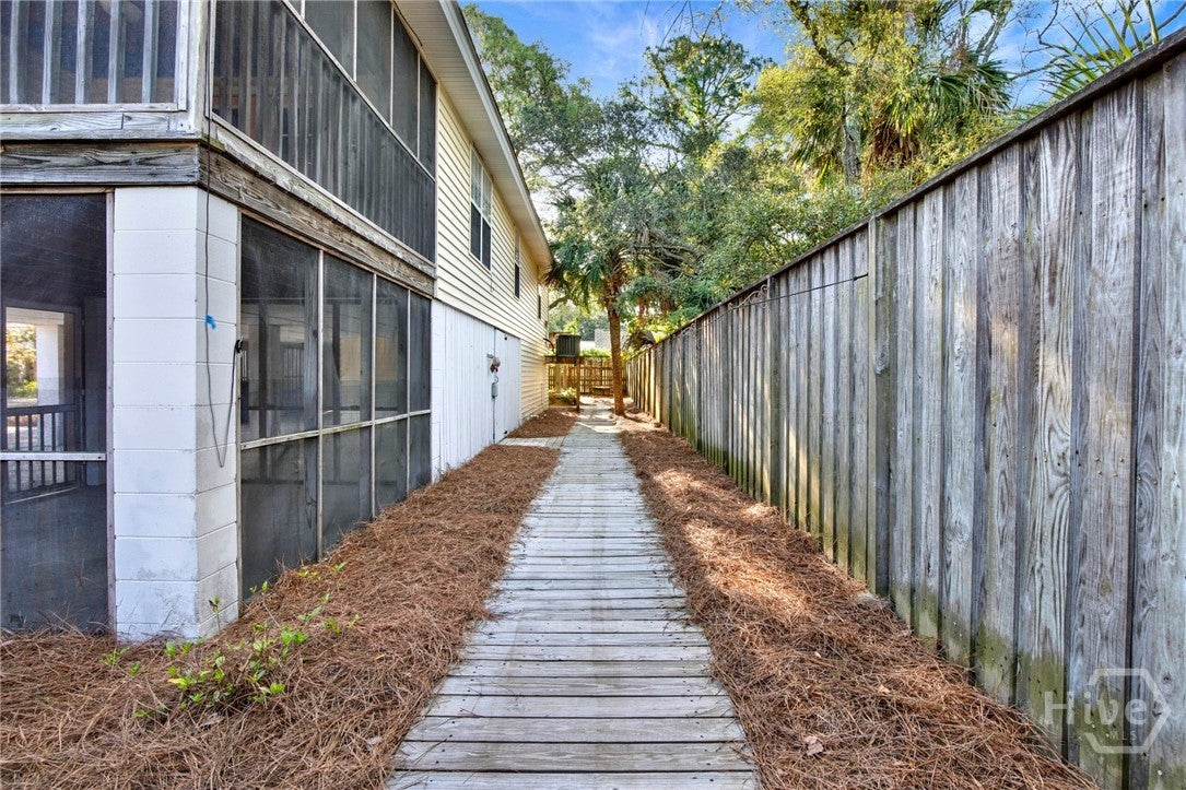 Located in the heart of Tybee Island, 407 7th Street offers the perfec – image 76