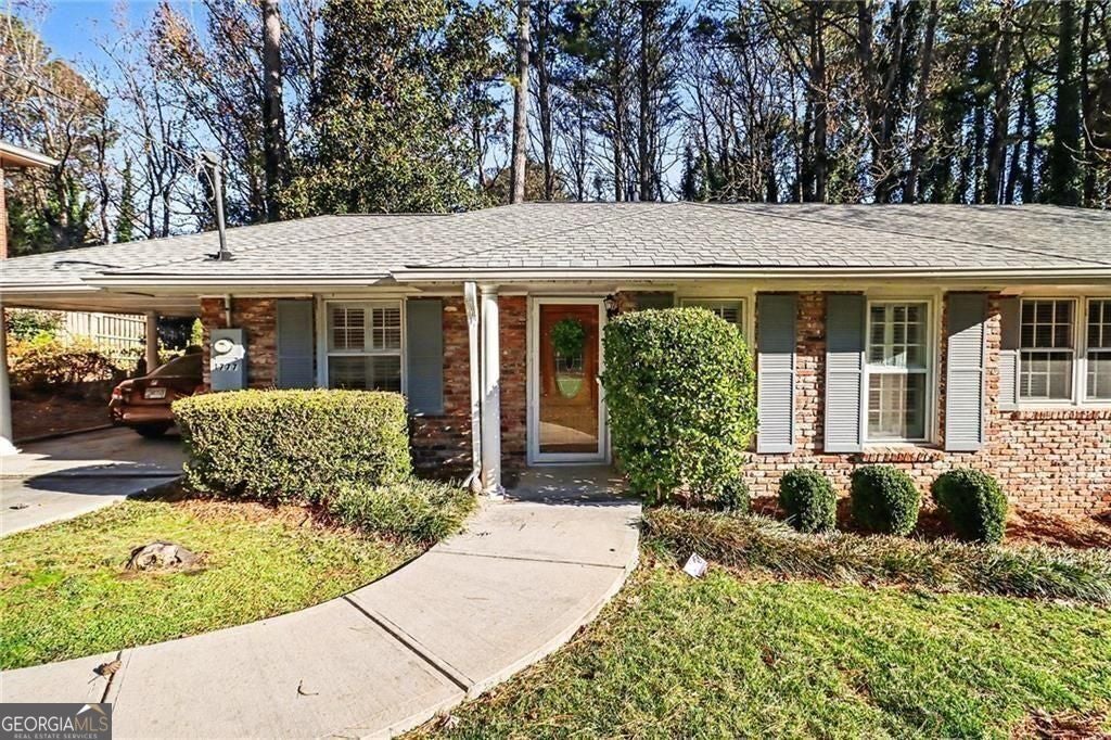 Classic four bedroom ranch in the Lakeside High School district. Step – image 5
