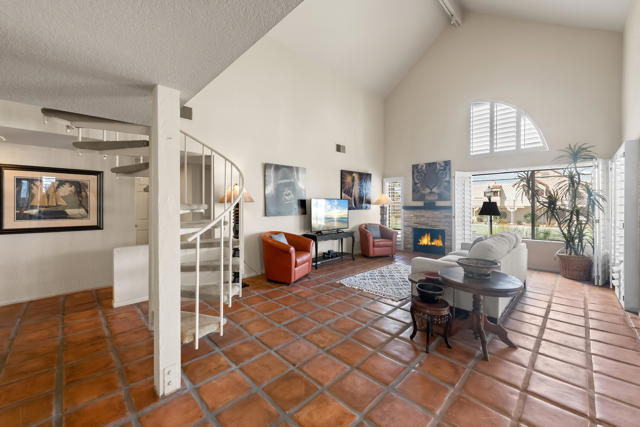 MAJOR PRICE IMPROVEMENT! Located just half a block from the world-clas – image 5