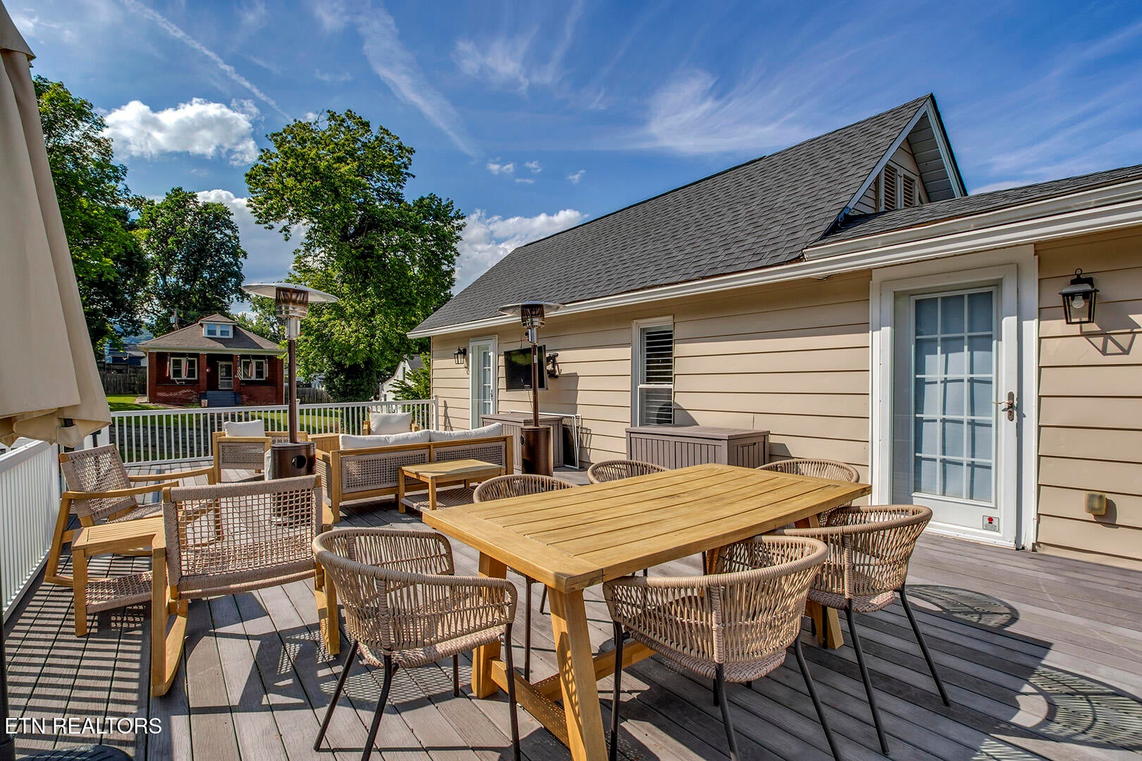 Are you looking for an adorable home with character, comfort, and styl – image 32